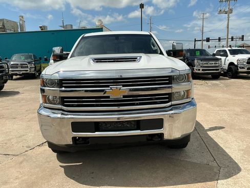 Used 2018 Chevrolet Silverado 2500 W/T w/ WT Fleet Convenience Package image 3
