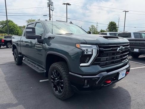 Used 2025 Chevrolet Silverado 2500 LT w/ Trail Boss Package AWD/4WD image 1