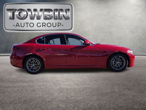 Used 2019 Alfa Romeo Giulia RWD image 3