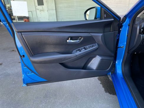 Used 2025 Nissan Sentra SV FWD image 18