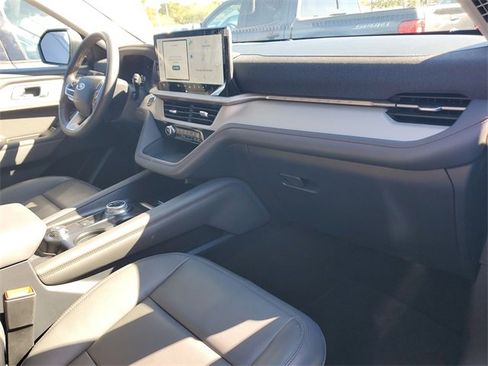 Used 2025 Ford Explorer Active w/ Active Comfort Package image 11