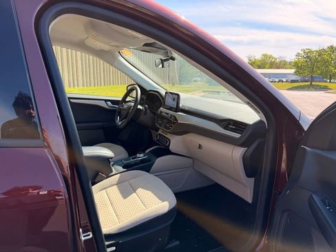 Used 2021 Ford Escape SE FWD image 23