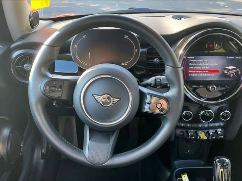 Used 2024 MINI Cooper SE image 8