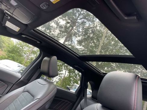 Certified 2024 Ford Edge ST-Line AWD/4WD image 27