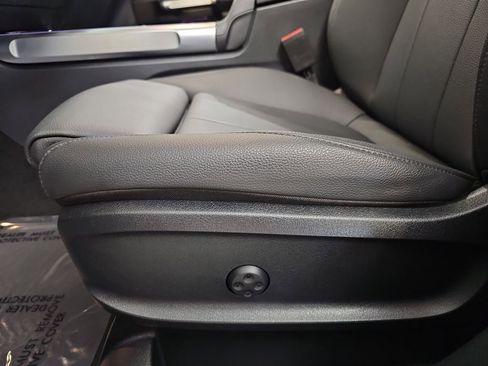 Used 2026 Mercedes-Benz GLB 250 4MATIC image 32