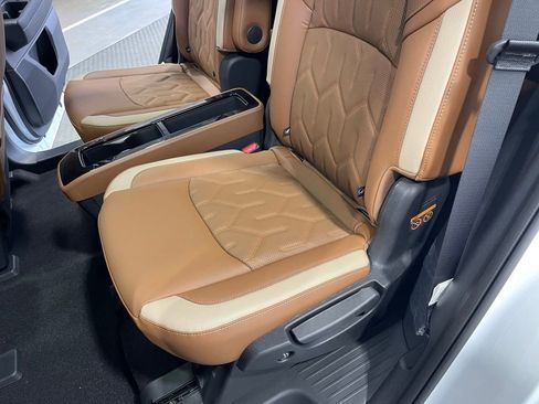 New 2026 Nissan Pathfinder Platinum image 17