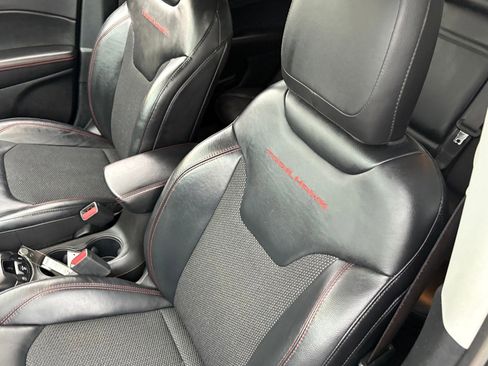 Used 2018 Jeep Compass Trailhawk w/ Navigation Group image 28