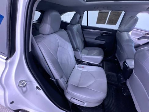 Used 2023 Toyota Highlander Platinum image 37