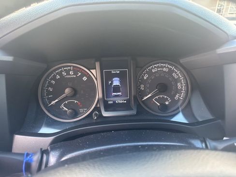 Used 2022 Toyota Tacoma TRD Sport image 17