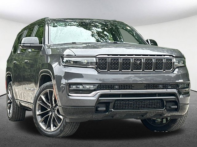 Used 2025 Jeep Grand Wagoneer Series III w/ Rear Seat Video Group 1 AWD/4WD image 17