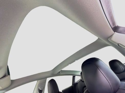 Used 2022 Tesla Model 3 Long Range image 16