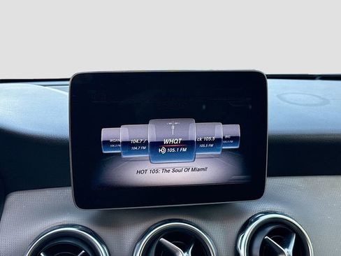 Used 2019 Mercedes-Benz GLA 250 4MATIC image 14