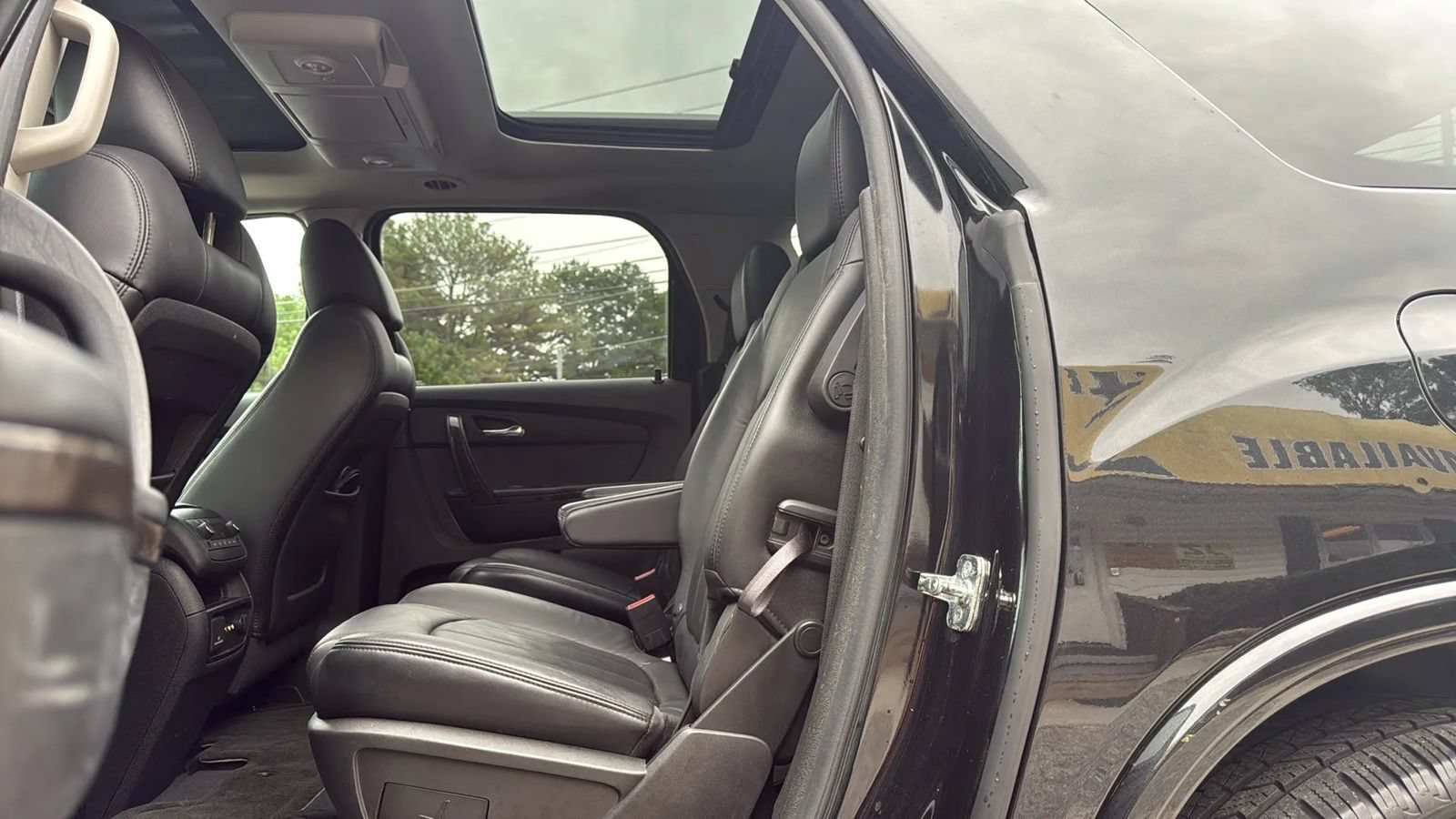 Used 2011 GMC Acadia Denali FWD image 18