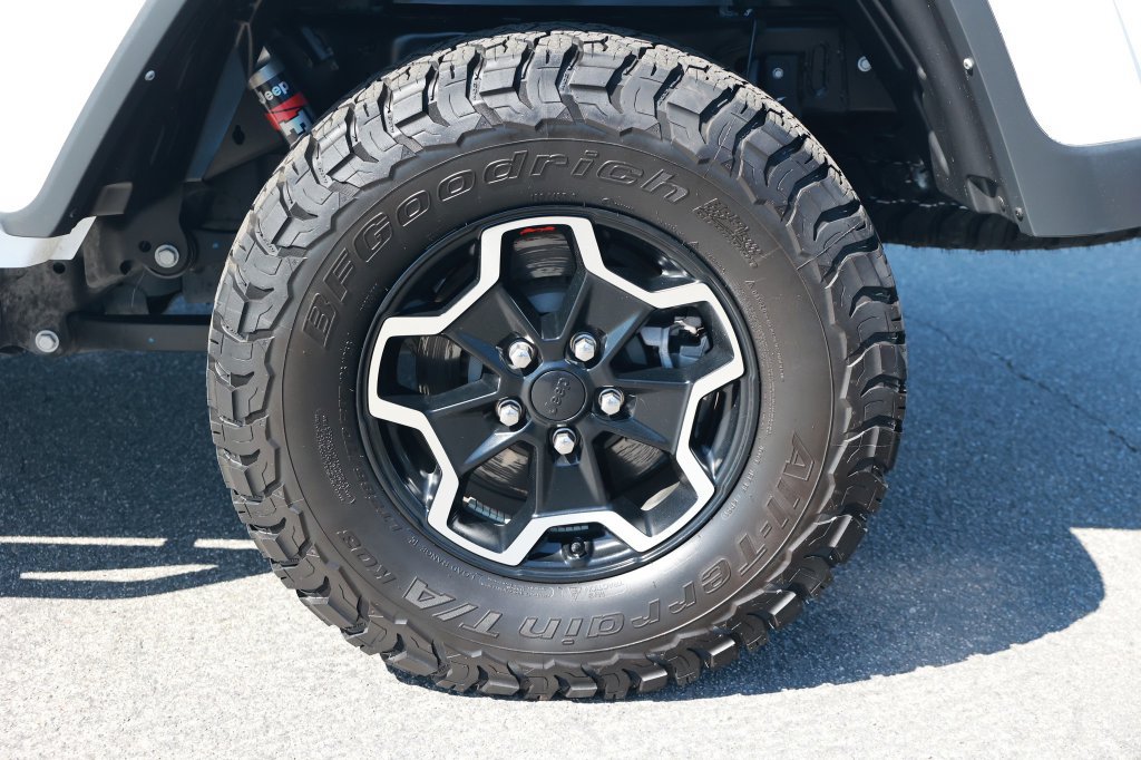 Used 2021 Jeep Gladiator Rubicon AWD/4WD image 17
