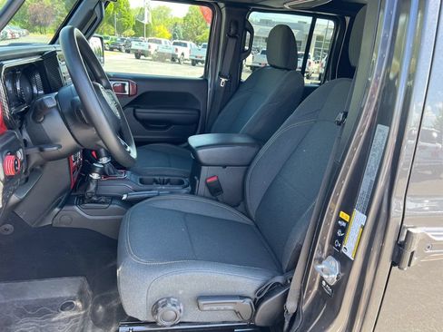 Used 2024 Jeep Gladiator Sport AWD/4WD image 25
