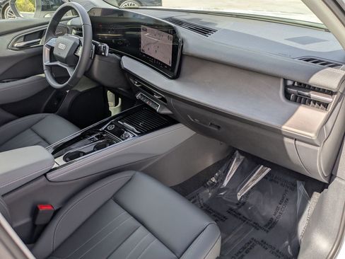 New 2026 Audi Q3 quattro 2.0T AWD/4WD image 9