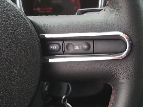Used 2009 Ford Mustang Shelby GT500 RWD image 25