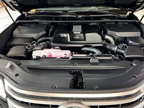 New 2026 Lexus LX 600 4WD w/ Luxury Package image 11