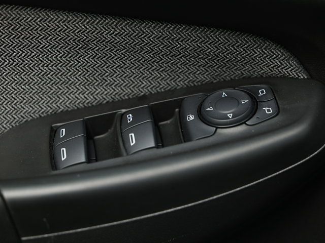 Used 2025 Chevrolet TrailBlazer LT AWD/4WD image 17