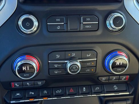 Used 2020 GMC Sierra 1500 SLT w/ SLT Premium Plus Package image 32