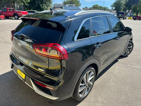 Used 2019 Kia Niro Touring FWD image 8
