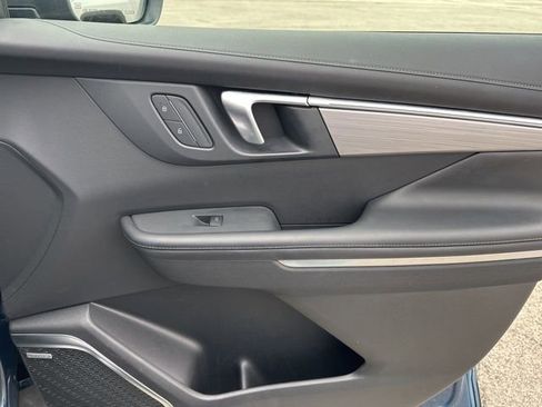 Used 2025 Buick Enclave Preferred image 41
