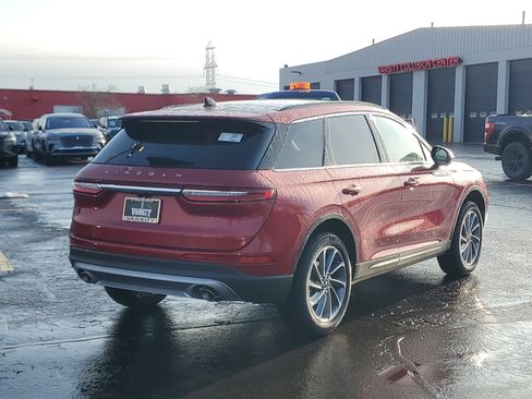 New 2026 Lincoln Corsair Premiere image 4