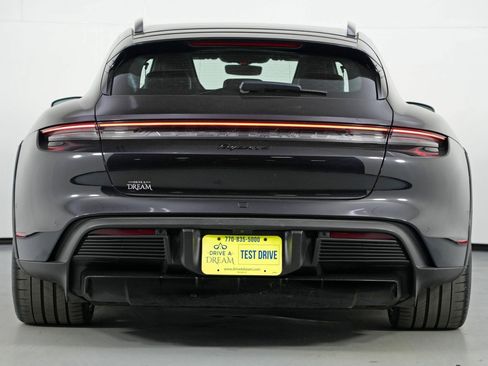 Used 2022 Porsche Taycan 4 Cross Turismo image 11