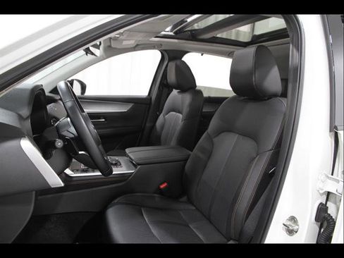 Certified 2025 MAZDA CX-70 Plug-In Hybrid w/ Premium Pkg AWD/4WD image 5