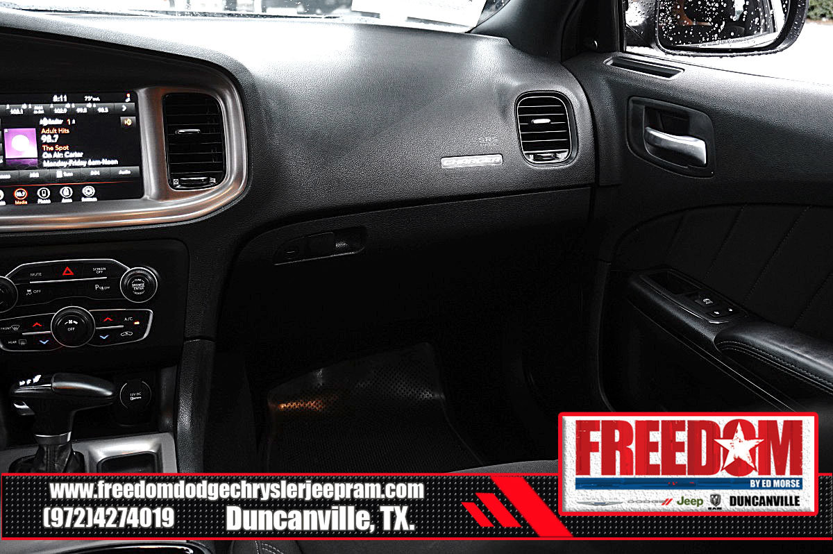 Used 2023 Dodge Charger SXT w/ Blacktop Package RWD image 36