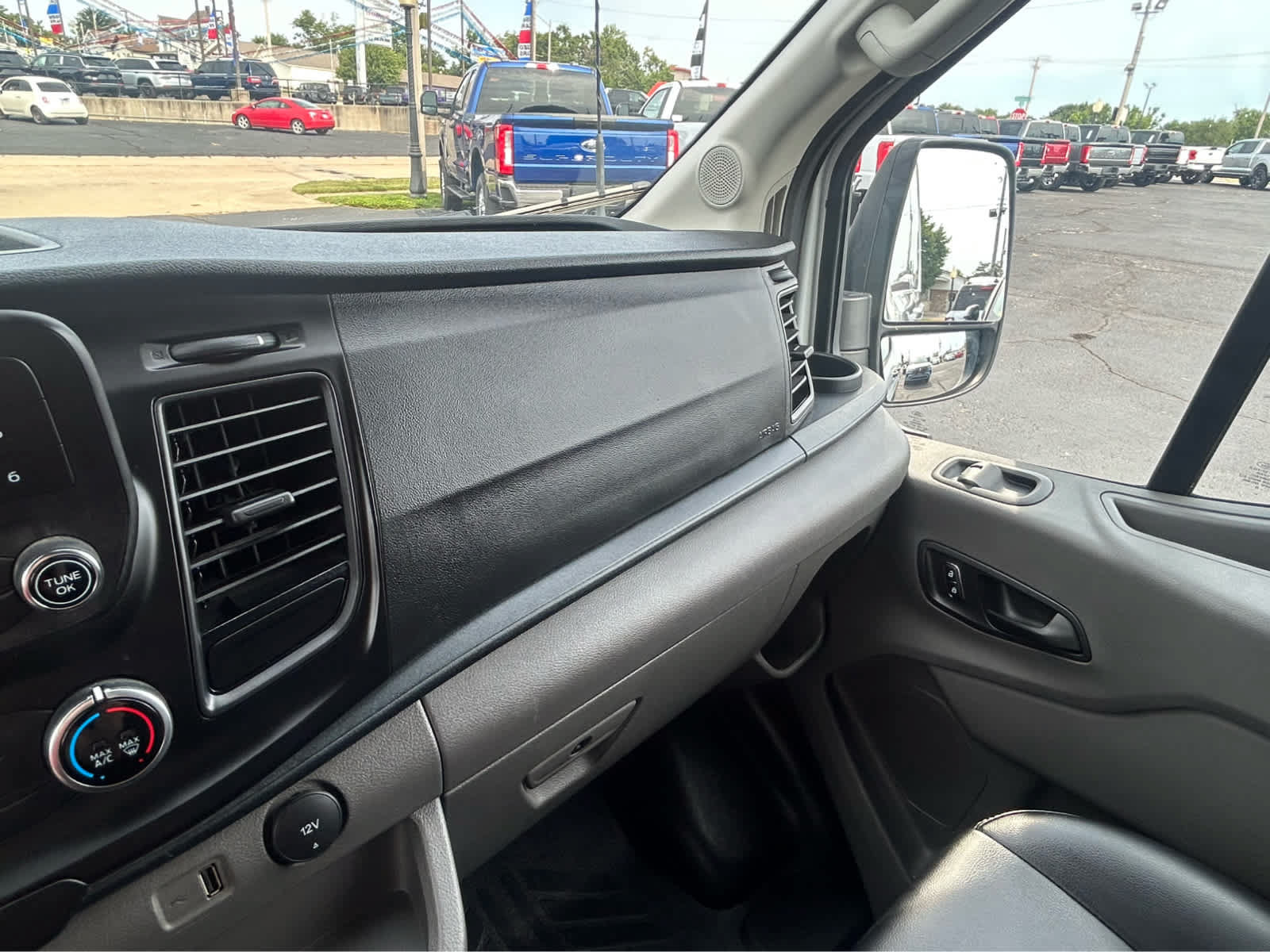 Used 2025 Ford Transit 250 148 High Roof Extended w/ Load Area Protection Package RWD image 38