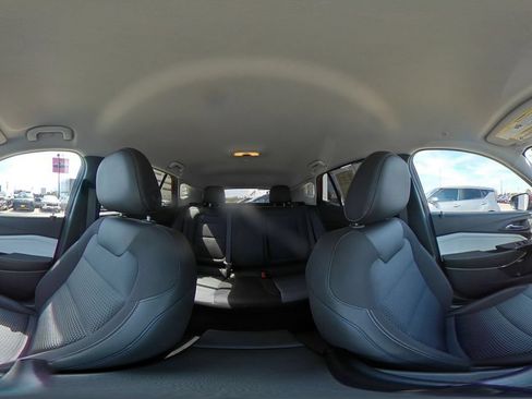 Used 2025 Chevrolet Trax LT w/ LT Convenience Package FWD image 41