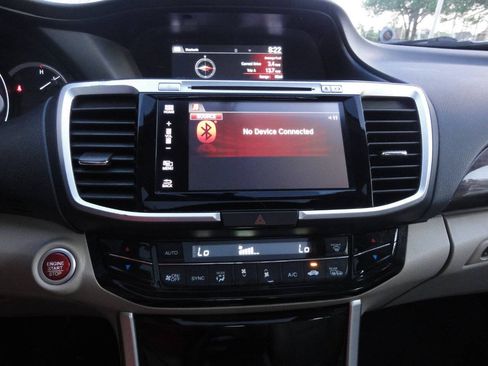 Used 2017 Honda Accord EX-L image 33