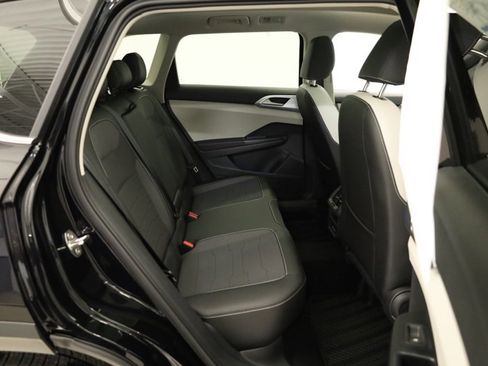 New 2026 Volkswagen Taos SE image 34