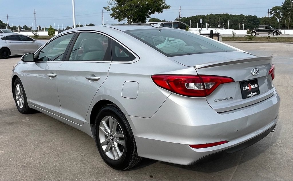 Used 2015 Hyundai Sonata SE FWD image 3