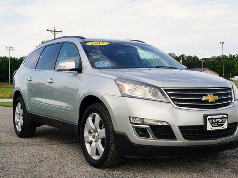 Used 2017 Chevrolet Traverse LT w/ Style and Technology Package AWD/4WD image 4