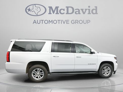 Used 2018 Chevrolet Suburban LT RWD image 9