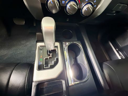 Used 2018 Toyota Tundra SR5 image 25