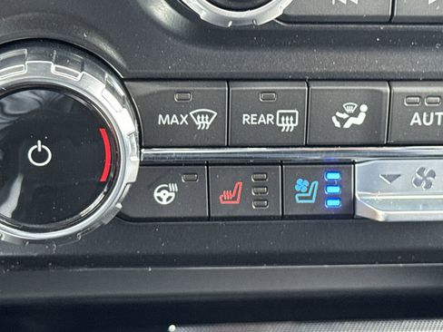 Used 2025 Ford F350 Lariat w/ Chrome Package AWD/4WD image 55