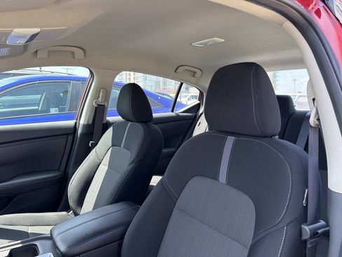 Used 2025 Nissan Sentra SV FWD image 19