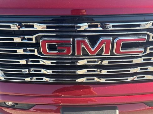 Used 2026 GMC Canyon Denali AWD/4WD image 9