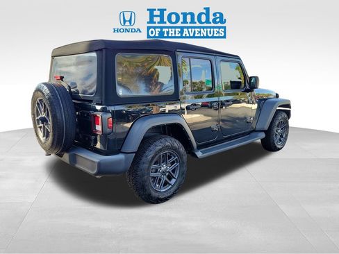 Used 2024 Jeep Wrangler Unlimited Sport AWD/4WD image 4