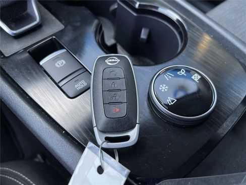 Used 2023 Nissan Rogue SV AWD/4WD image 40