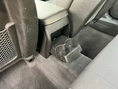 Used 2009 Pontiac G6 Sedan w/ Preferred Package image 20