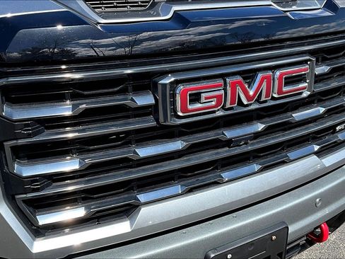Used 2024 GMC Sierra 2500 AT4 w/ Technology Package AWD/4WD image 24