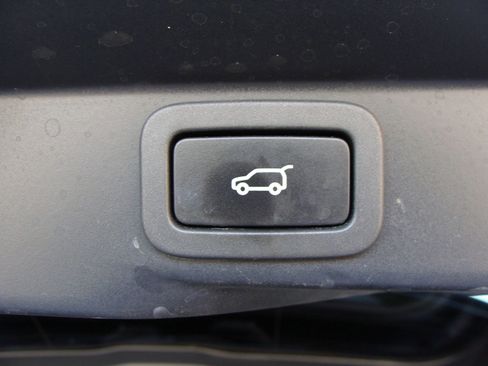 Used 2016 Land Rover Range Rover Sport HSE image 40