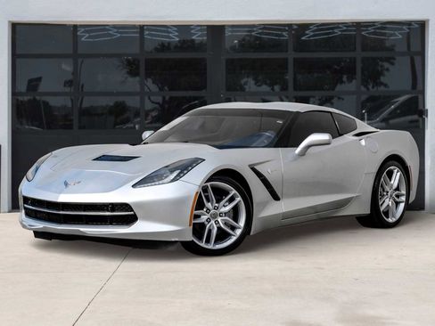 Used 2018 Chevrolet Corvette Stingray Coupe w/ 3LT Preferred Equipment Group image 1