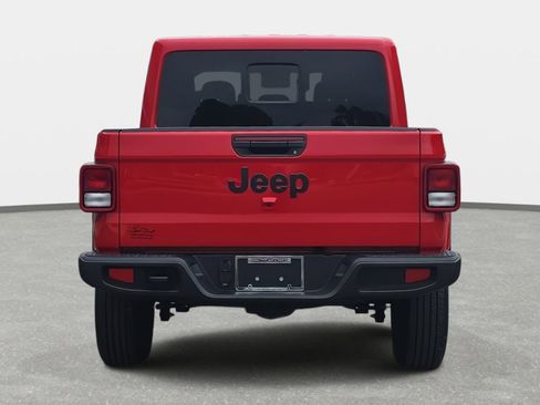 New 2025 Jeep Gladiator Sport image 6