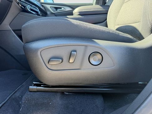 New 2026 Chevrolet Traverse LT image 17