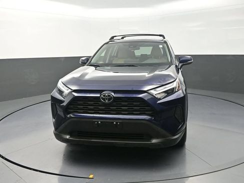 Used 2025 Toyota RAV4 XLE AWD/4WD image 2
